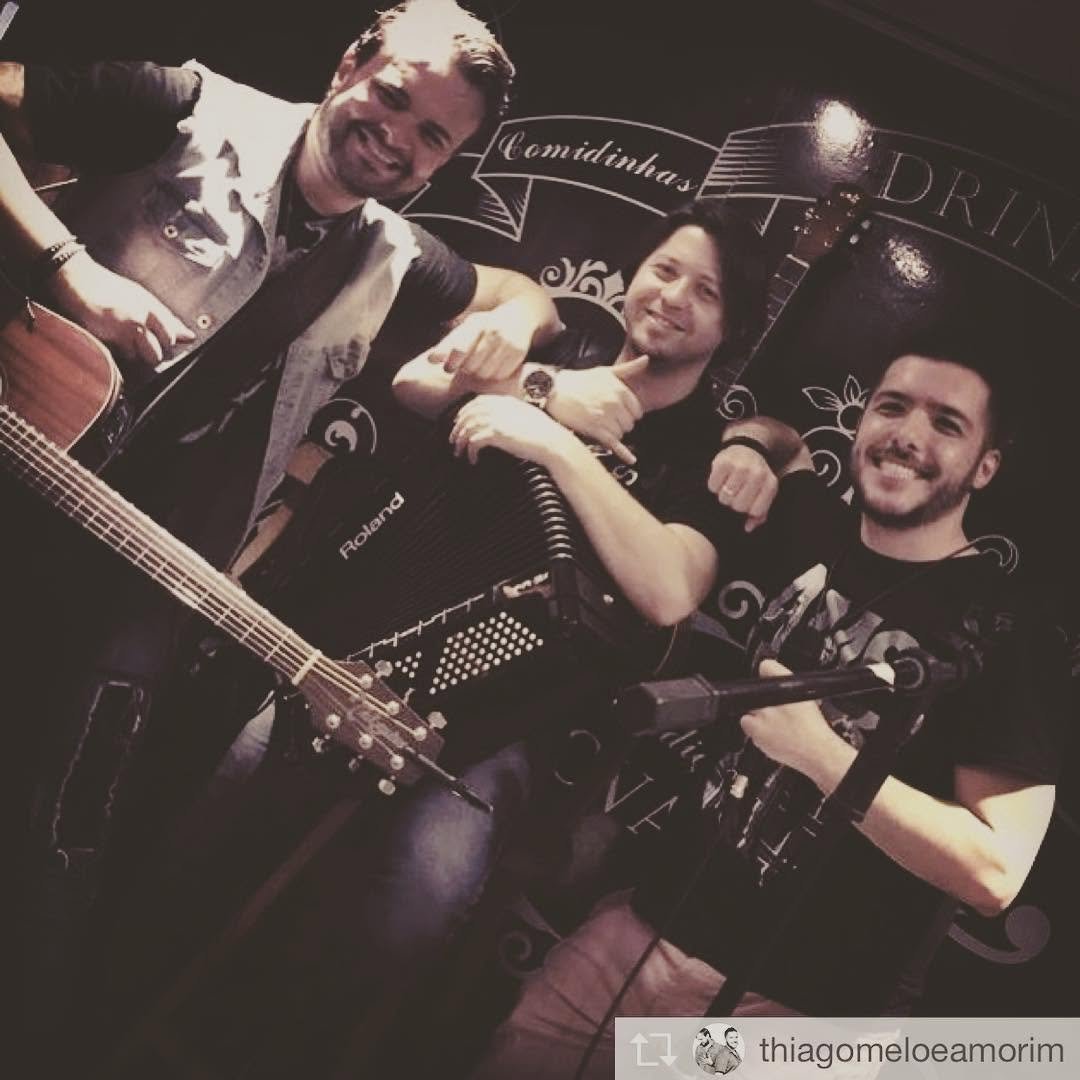 A dupla tocando, fase dos bares