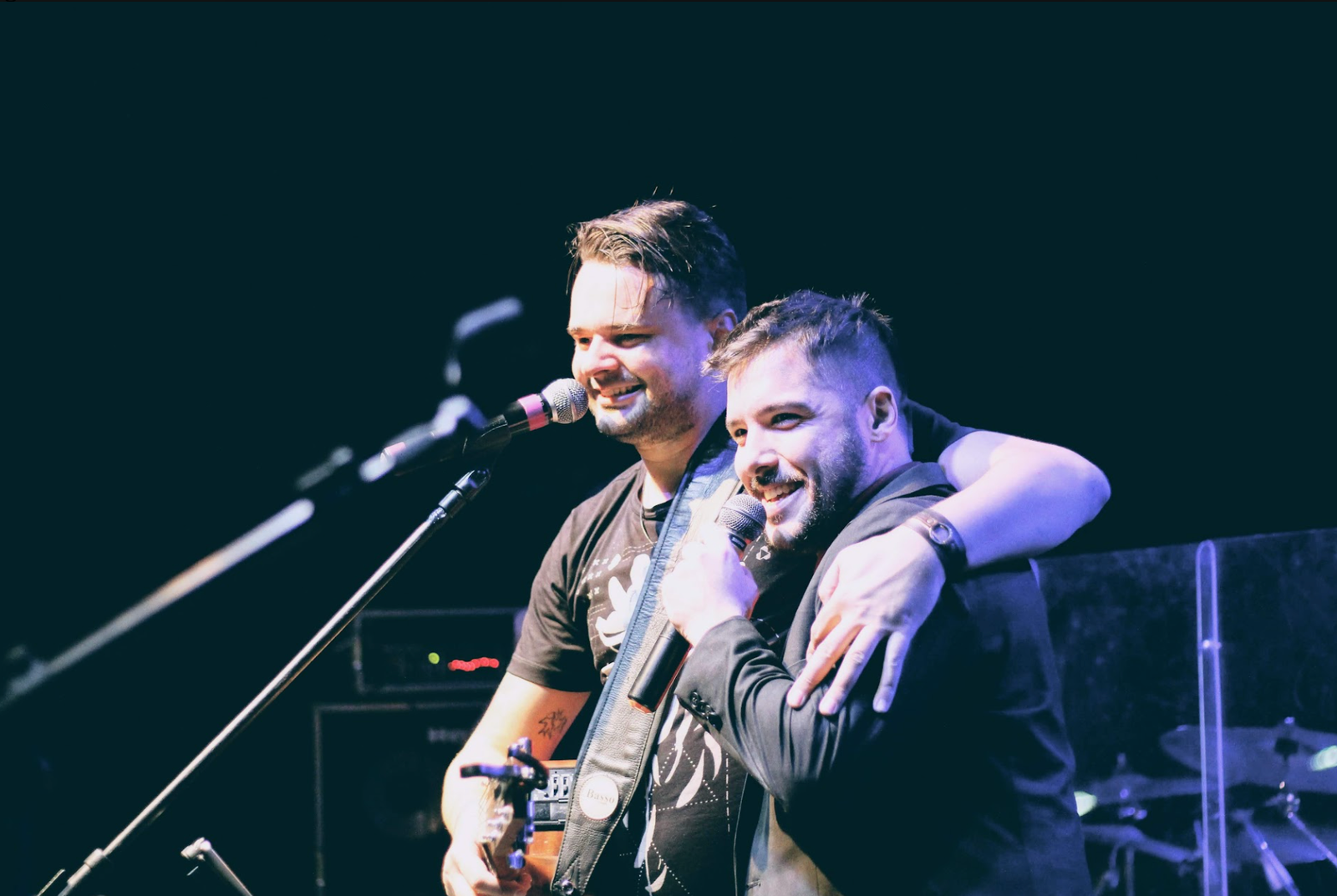 A dupla em show, close