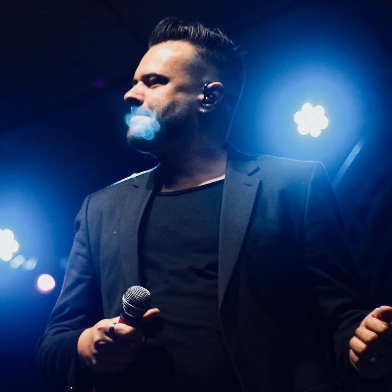 Do rock ao sertanejo — registro de palco